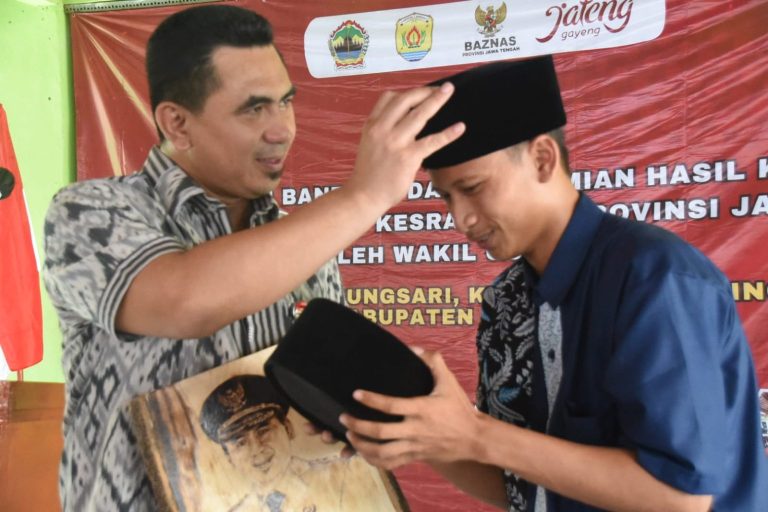 Dampingi Desa Entaskan Kemiskinan Ekstrem, Gus Yasin Apresiasi Gotong Royong ASN Jateng