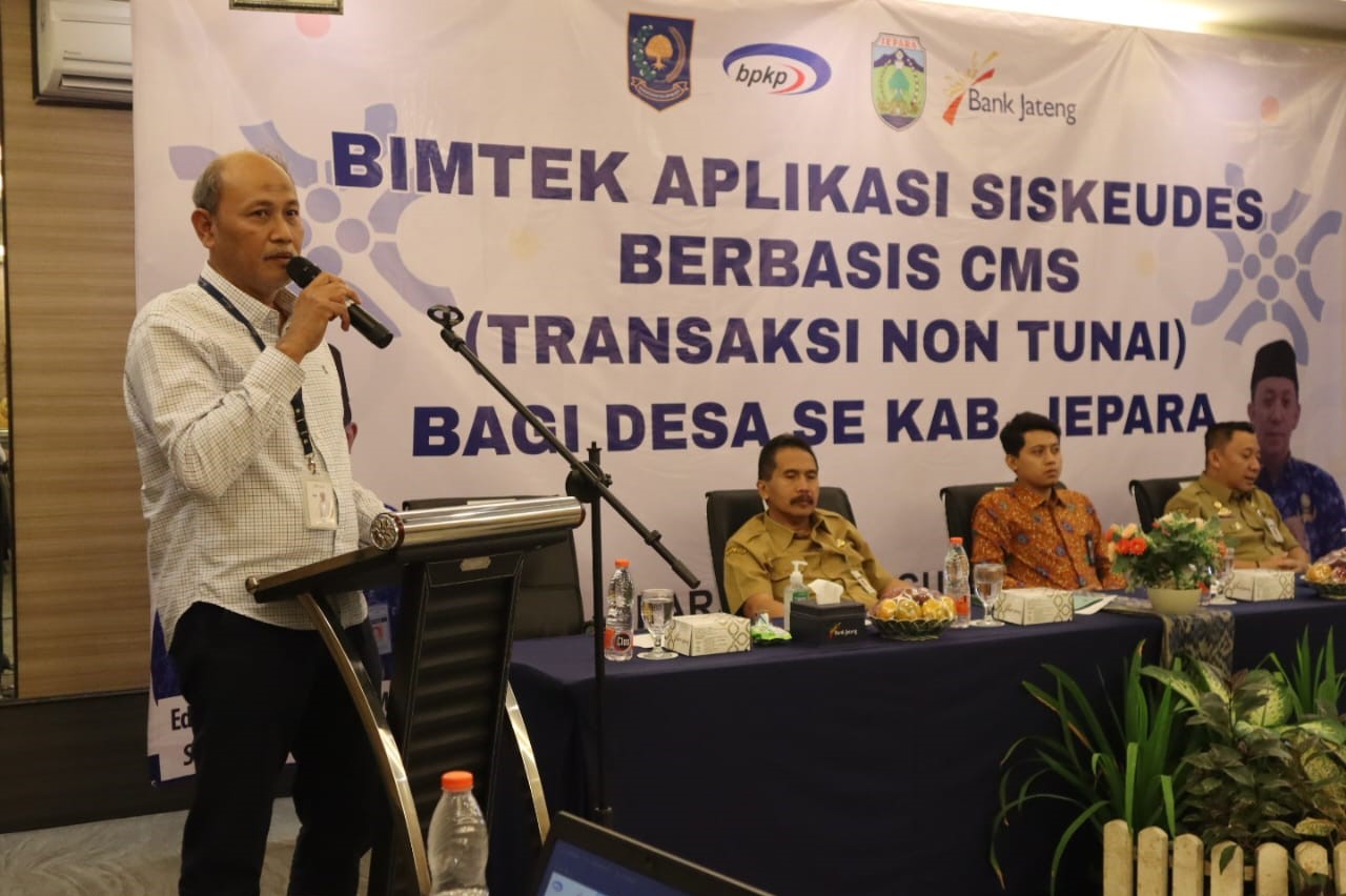 Bimtek aplikasi Siskeudes Berbasis CMS (Cash Management System) atau sistem transaksi nontunai, bagi desa se-Kabupaten Jepara, Senin (14/08).