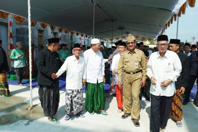 Pertahankan Nilai Sejarah, Soko Guru Masjid Agung Kendal Dipasang Kembali
