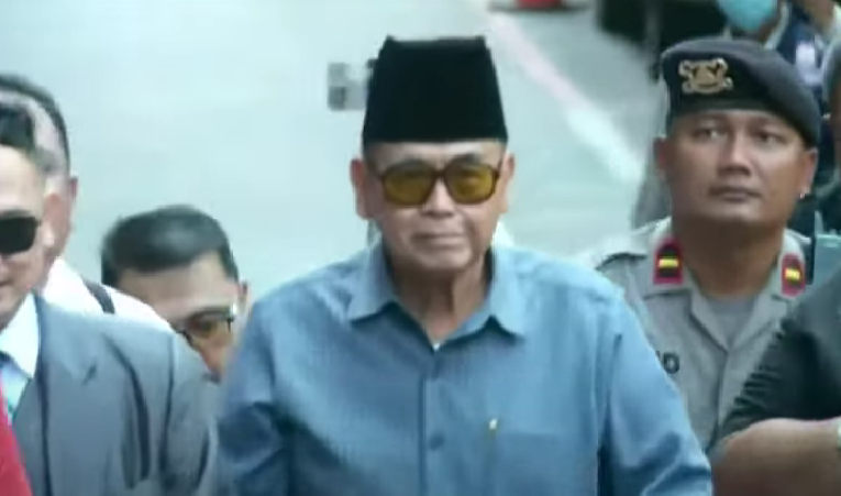 Diperiksa Selaman 8 Jam, Panji Gumilang Resmi Ditahan Selama 20 Hari