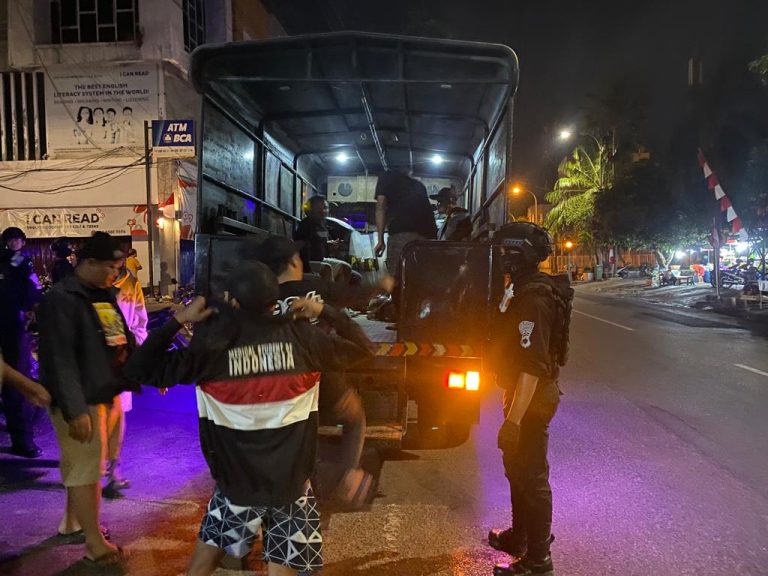 Sempat Kejar–kejaran, 10 Remaja Diamankan Tim Sparta Saat Pesta Miras di Ruko Pasar Kembang
