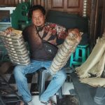 Jaga Kualitas, Dekranasda Magelang Dampingi Perajin Produksi Sandal Upanat