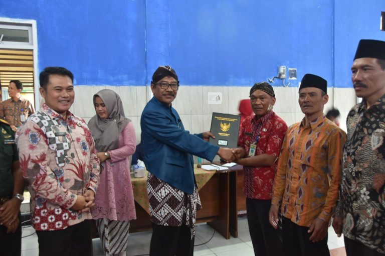 Ikuti PTSL, 924 Sertipikat Tanah Diserahkan Kepada Warga Wonosari