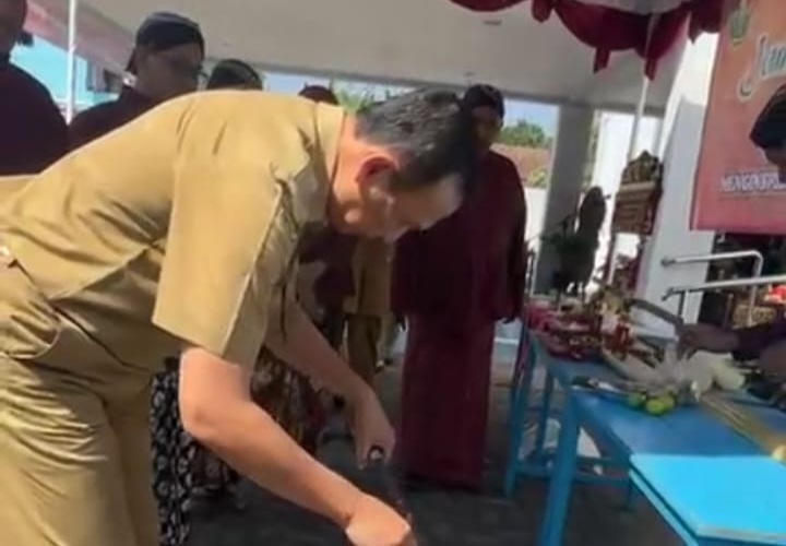 Disdikbud Kabupaten Magelang Gelar Tradisi Jamasan Tosan Aji