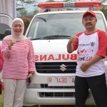 Tingkatkan Layanan Kesehatan Desa Sumampir, Bupati Tiwi Serahkan Ambulans Siaga