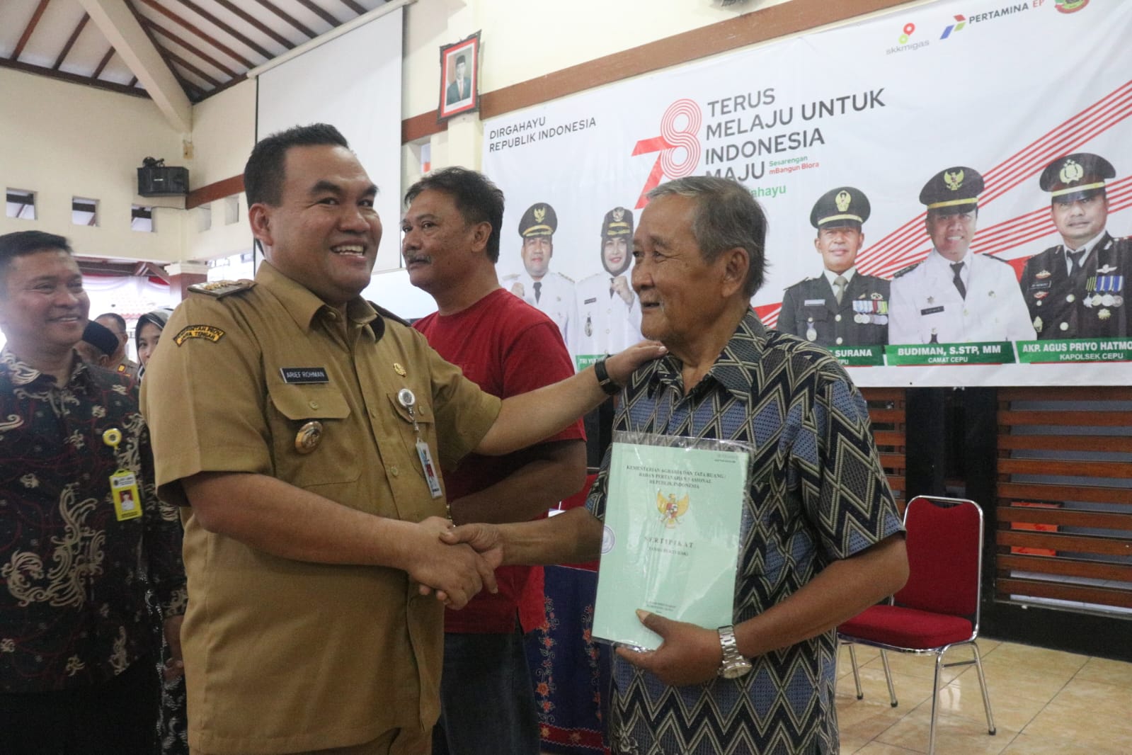 Tahap Kedua, Sebanyak 80 Warga Wonorejo Terima Sertifikat Tanah HGB