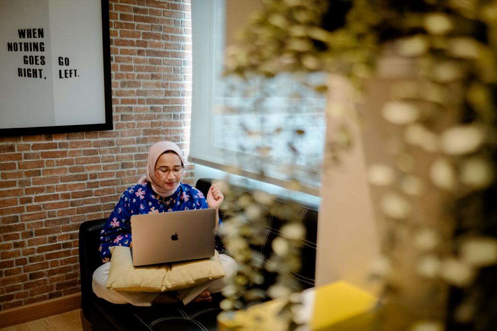 Menparekraf Dukung Penerapan WFH Cegah Peningkatan Polusi Udara Jakarta