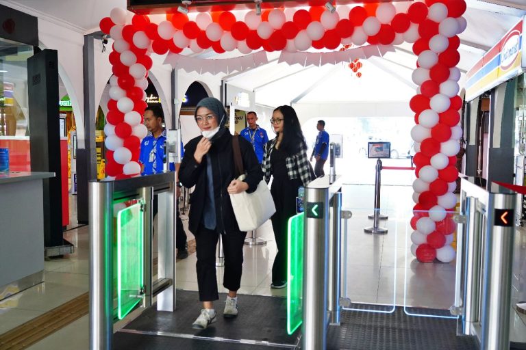 Penumpang Mulai Banjiri Stasiun-stasiun Jelang Libur HUT RI