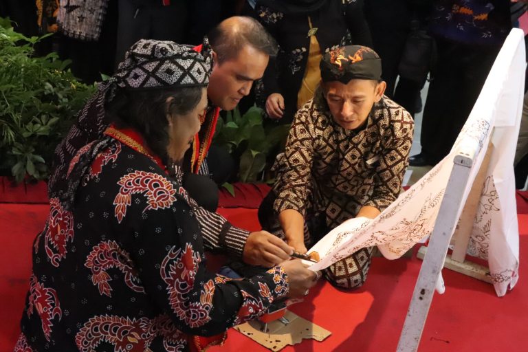 Kembangkan Batik Salem, Perkuat Nilai Estetika Agar Lestari dan Mendunia