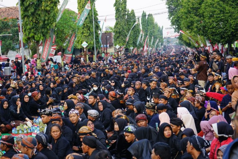 Sajikan Ribuan Sego Berkat, Tasyakuran HUT ke-78 RI di Blora Tercatat di MURI