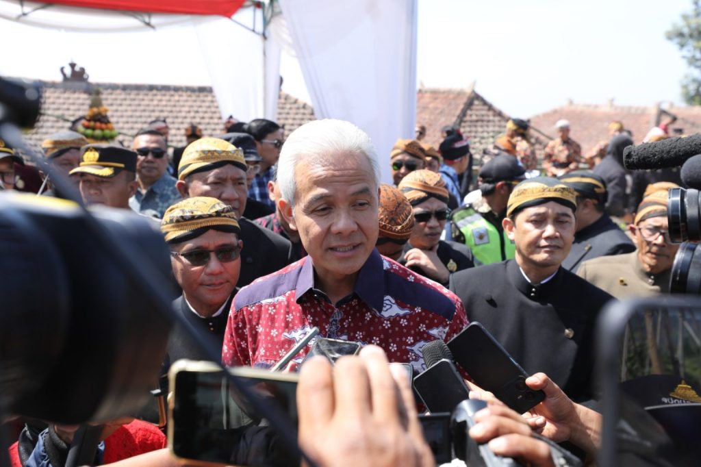Gubernur Ganjar Dorong Pabrikan Prioritaskan Tembakau Petani Lokal