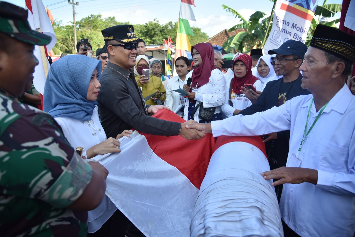 Kali Pertama, Bendera Merah Putih 1000 Meter Membentang di Terowongan Ijo Kebumen