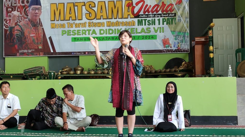Mendatangkan Volunteer Italia, Cara MTsN 1 Pati Perkuat Program IDC
