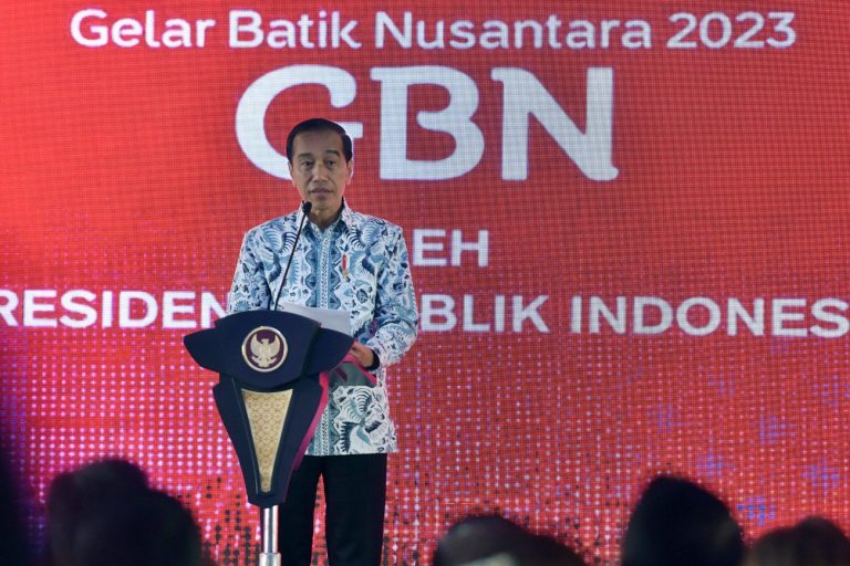 Presiden Jokowi buka Gelar Batik Nusantara, di Senayan Park, Jakarta, Rabu (02/08) pagi.