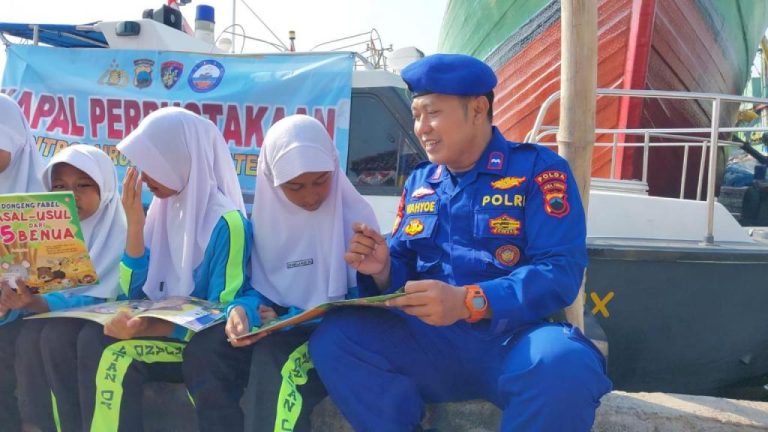 Kapal Pintar, Kenalkan Pelajar Siapa itu Polisi Perairan dan Udara