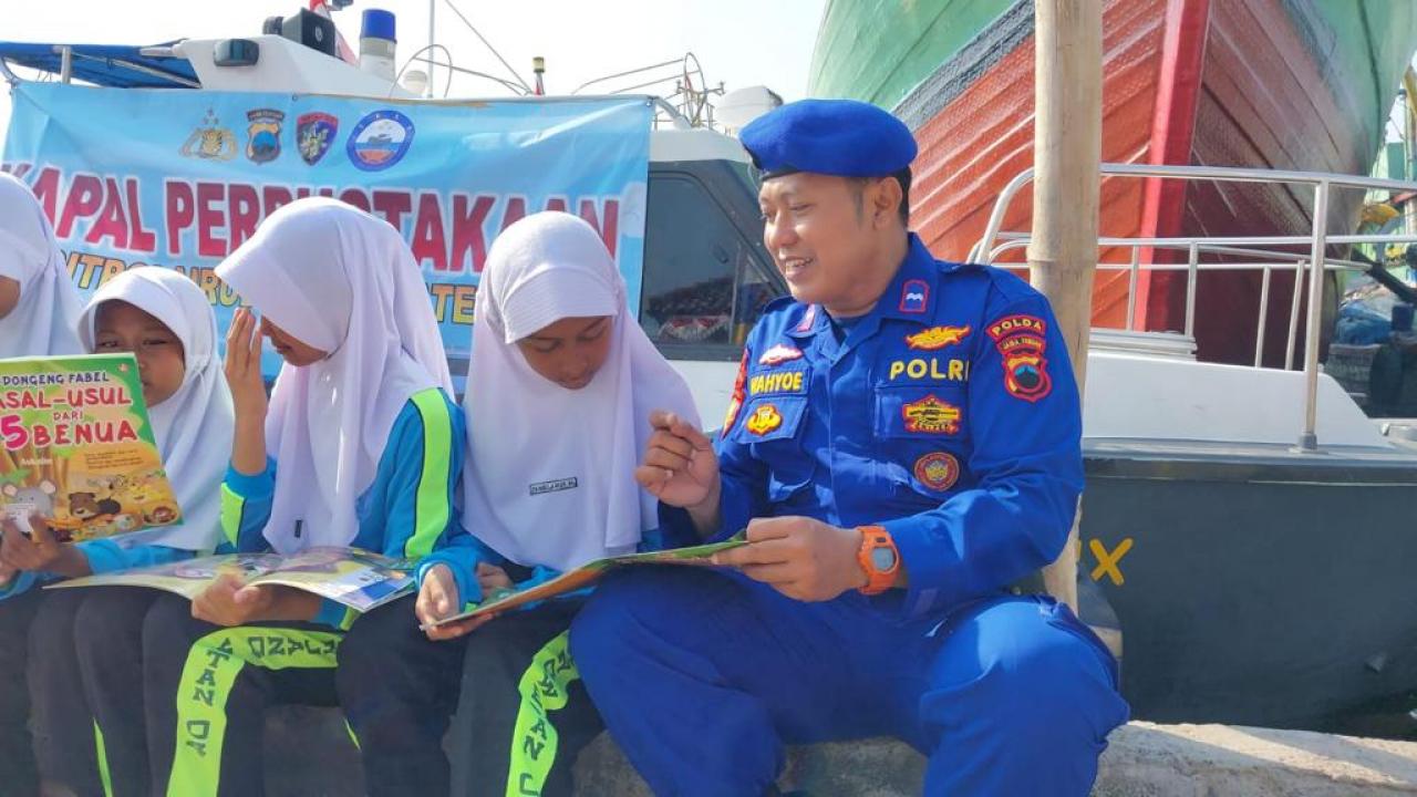 Kapal Pintar, Kenalkan Pelajar Siapa itu Polisi Perairan dan Udara