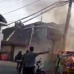 Travo Listrik Tiba-tiba Meledak, Gerobak Pedagang Ikut Terbakar