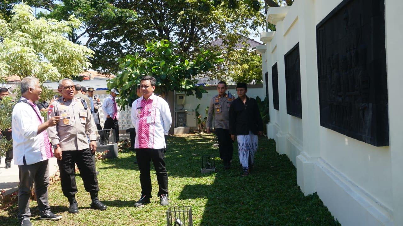 Kenang Jasa Jenderal Hoegeng, Monumen Hoegeng Bakal Dibangun di Stadion