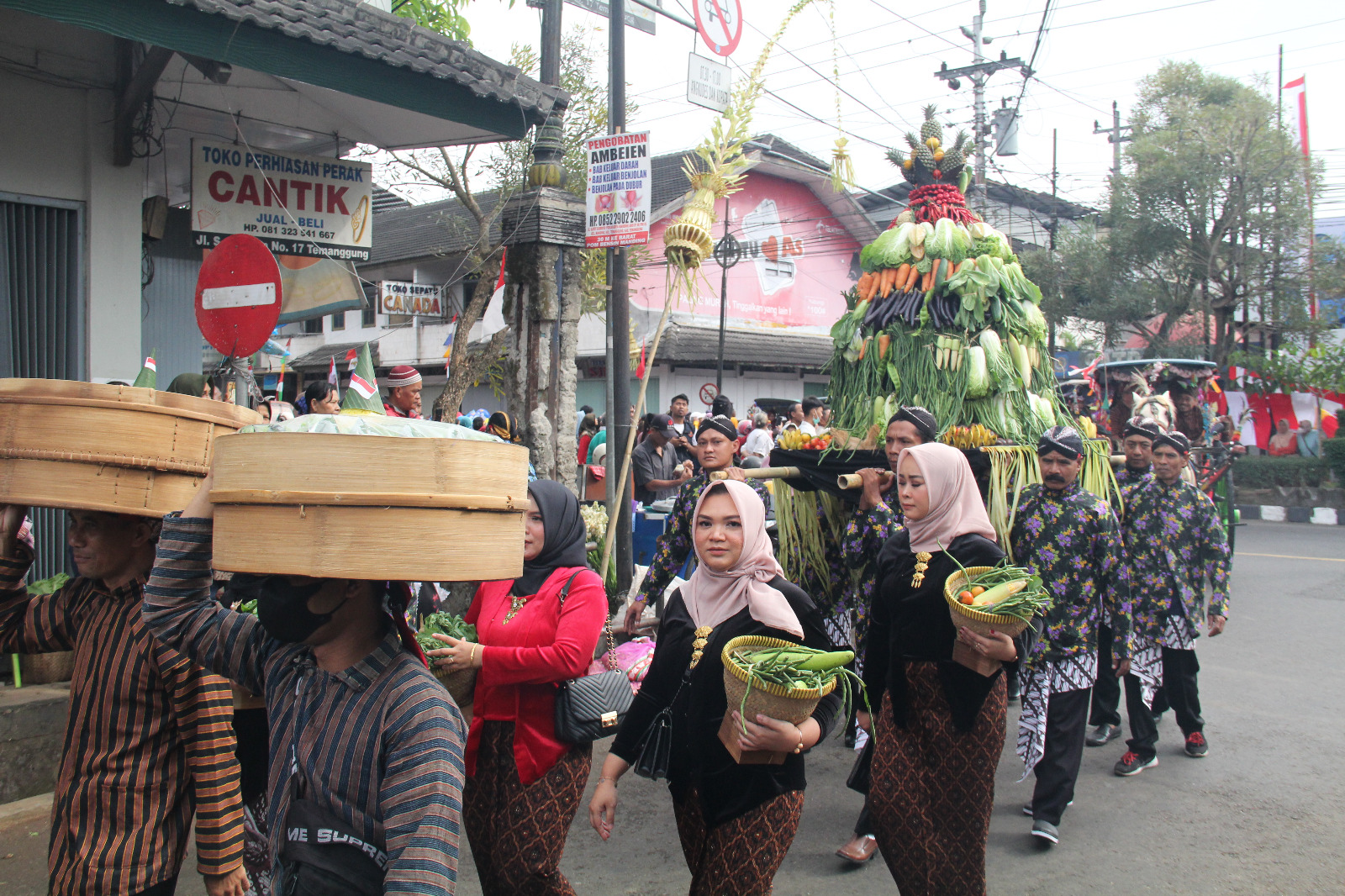 Pedagang Pasar Kliwon Temanggung Gelar Kirab dan Umbul Donga