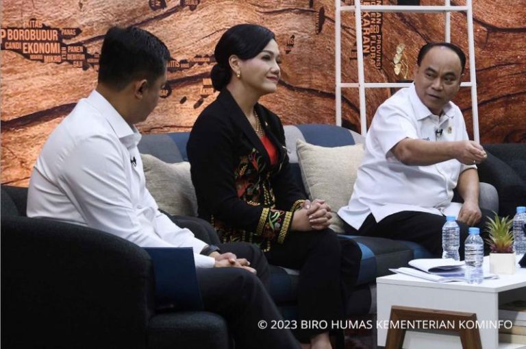 Berantas Pinjol, Menkominfo Pakai Cara Tangani Judi Online