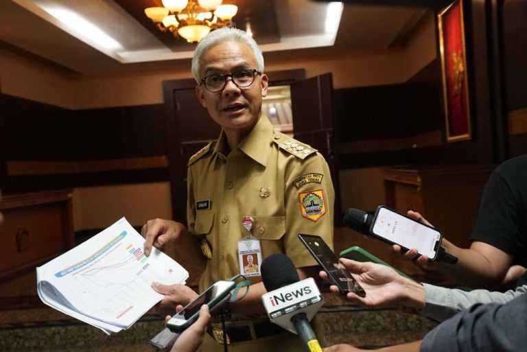 Distribusikan 7,1 Juta Liter Air, Ganjar Siapkan Antisipasi Krisis Air Bersih di Jateng