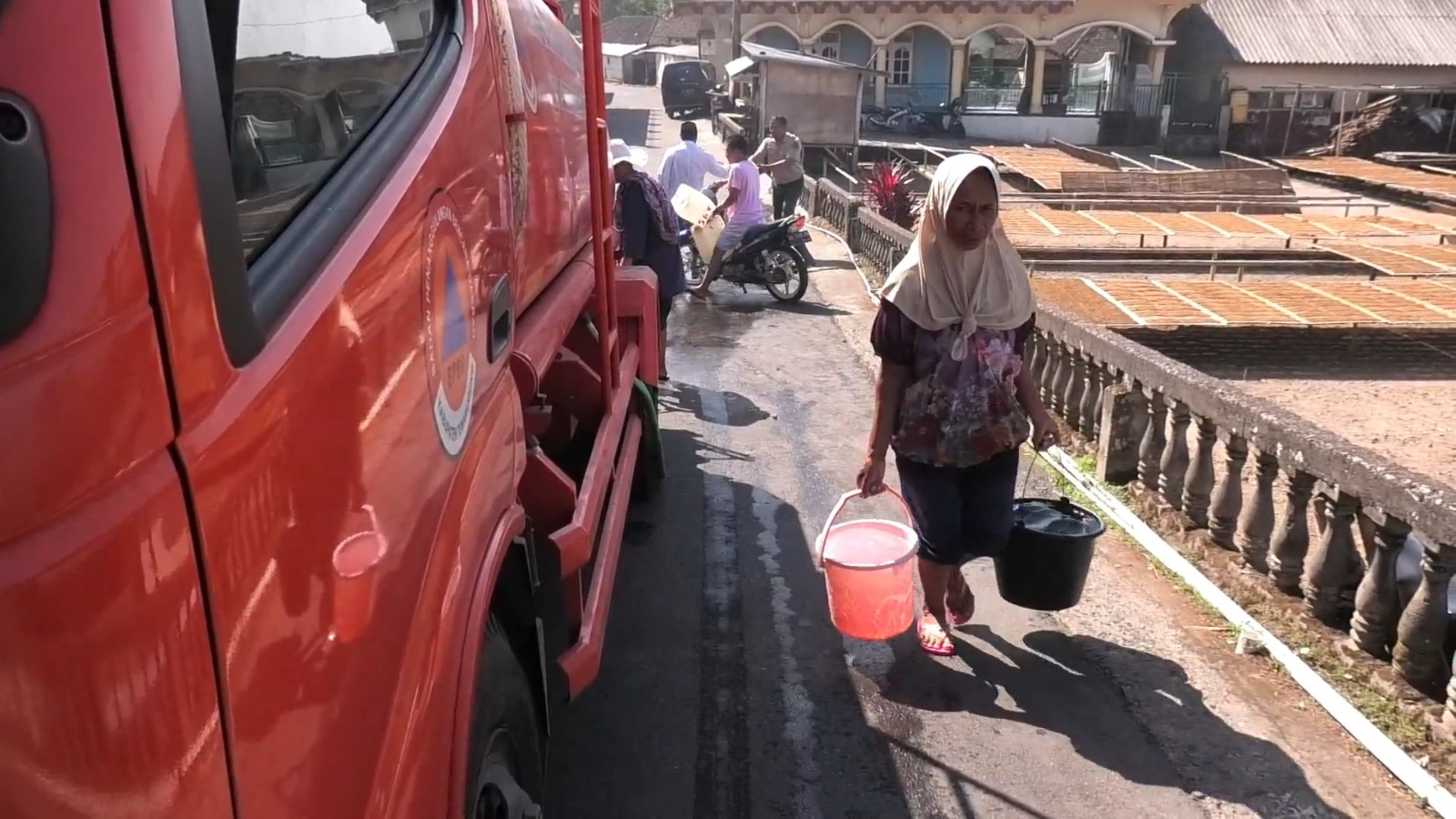BPBD Temanggung Rutin Salurkan Air Bersih ke 11 Titik di 7 Desa