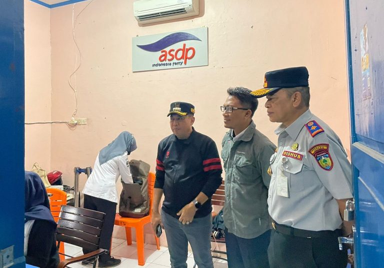 Antusias ke Karimunjawa Tinggi, Pj. Bupati Sidak Pelabuhan Kartini, Pastikan Tidak Ada Calo
