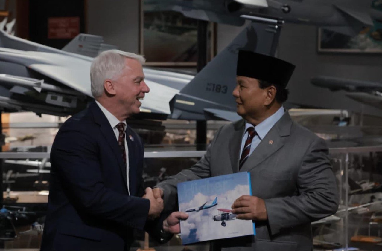 Penandatanganan MoU komitmen pembelian 24 Unit Pesawat Tempur F-15EX. (Instagram/Prabowo)