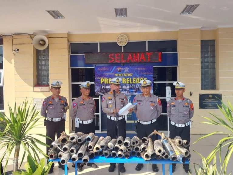 Satlantas Polres Batang Lucuti Ratusan Motor Berknalpot Brong