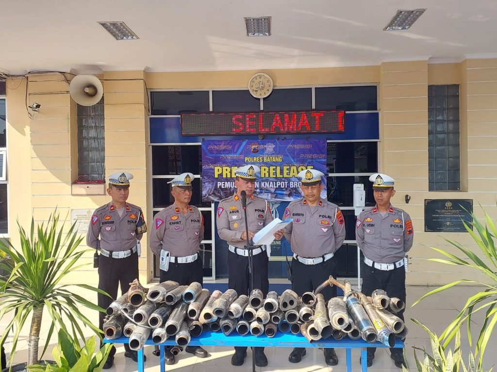 Satlantas Polres Batang Lucuti Ratusan Motor Berknalpot Brong