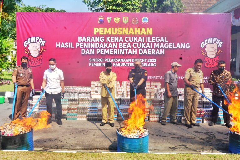 Lebih dari Satu Juta Batang Rokok Bercukai Ilegal Dimusnahkan