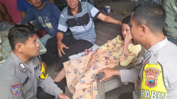 Ditolong Pak Bhabin, Bocah Terlantar di Bumiayu Pati Dipertemukan dengan Orang Tua
