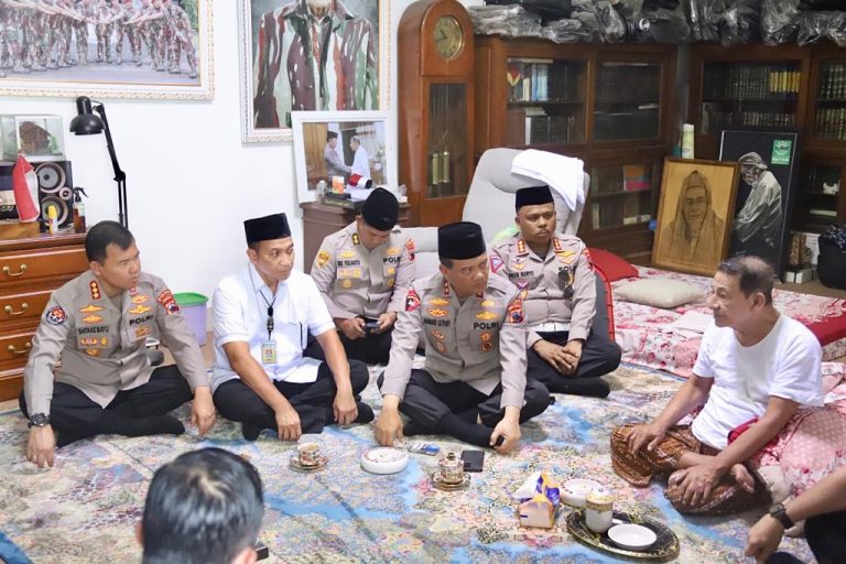 Kapolda Jateng Gelar Silaturahmi dengan Habib Luthfi bin Yahya
