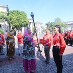 Mbak Ita Lepas Marching Band Gita Bahana Smepsa SMPN 1 Tampil di Istana Negara