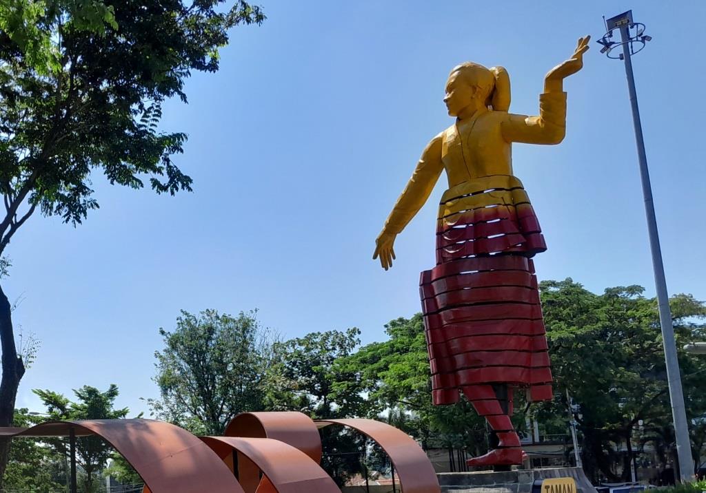 Diiringi Lagu Gambang Semarang, Patung Penari Semarangan Mulai Berputar