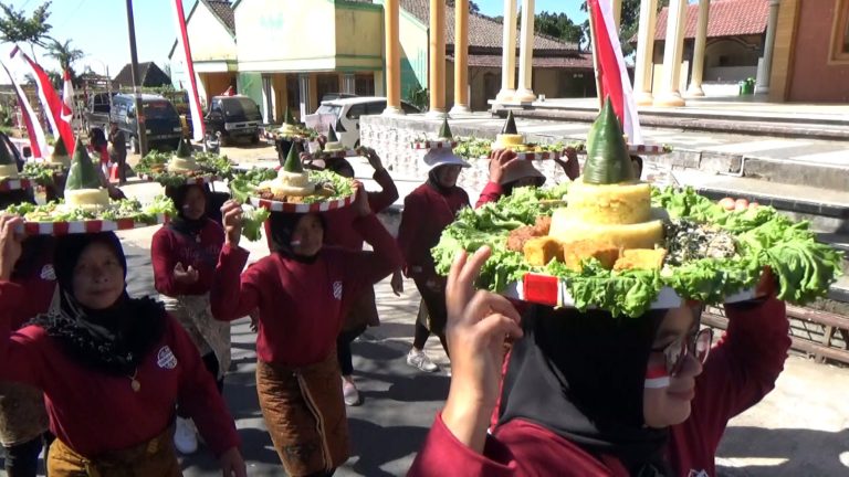 Peringati Satu Abad, Desa Selo Kirab 1.000 Tumpeng dan Temu Tirta Tujuh Mata Air