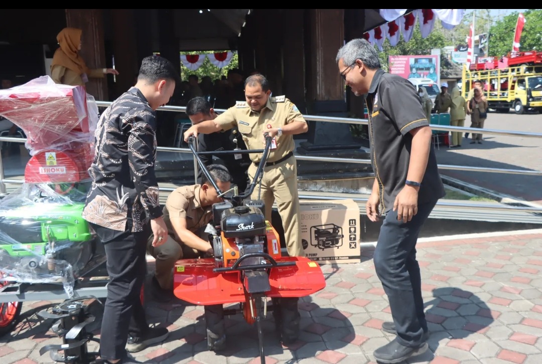 Dukung Pertanian Maju, Pemkab Semarang Bagikan 107 Alsintan