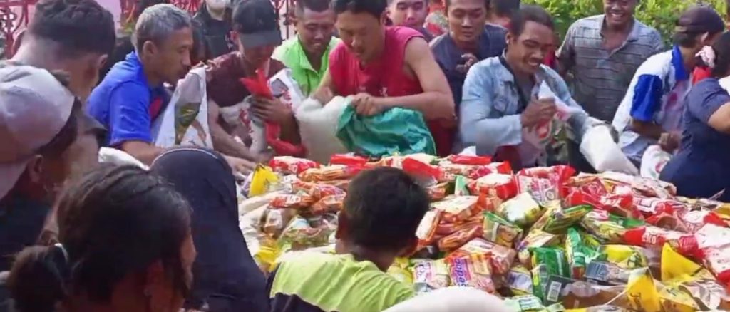 Hormati Leluhur, Klenteng Cuan Kiong Lasem Menggelar Sembahyang Rebutan