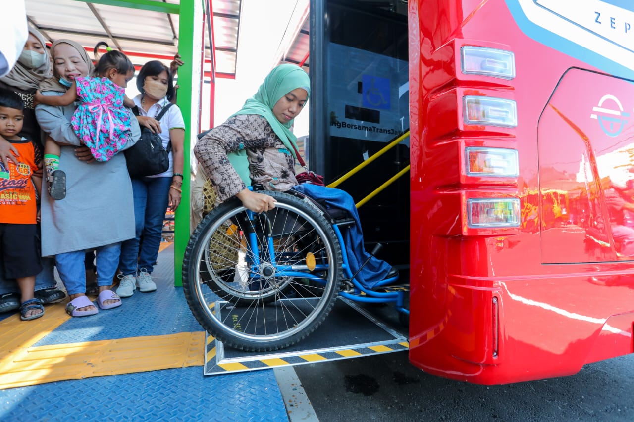 Gubernur Resmikan BRT Trans Jateng Wonogiri-Sukoharjo-Solo, Difabel Sambut Antusias