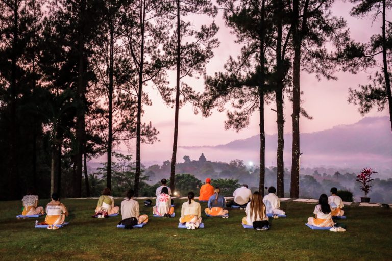 Peserta Famtrip Spiritual Borobudur saat bermeditasi di bukit Dagi Borobudur.