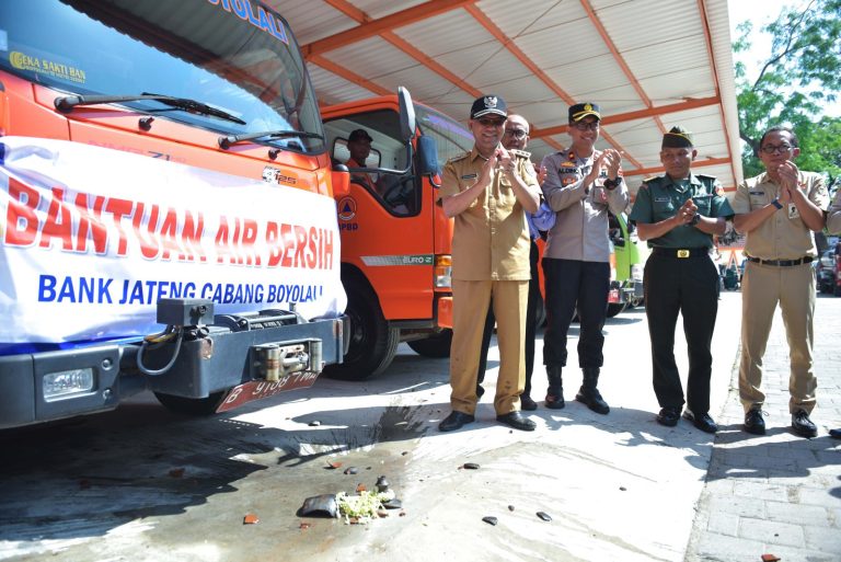 Darurat Kekeringan, Bupati Berangkatkan 14 Tangki Bantuan Air Bersih ke Kecamatan Terdampak