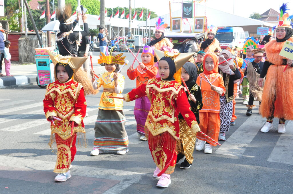 Absen 3 Tahun, Ribuan Anak Meriahkan Karnaval TK dan Paud Se-Eks Kotip Cilacap