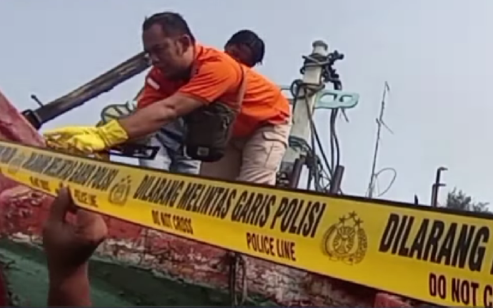15 Saksi Dimintai Keterangan, Kapolda Jateng Cek TKP Kebakaran Kapal di Kota Tegal