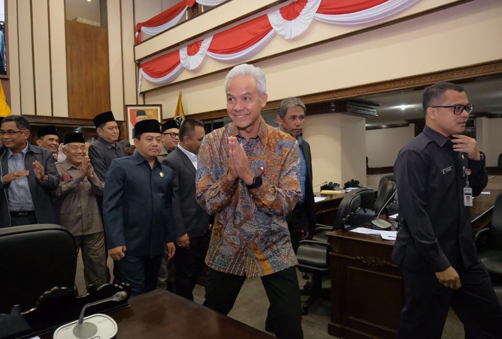 Paripurna Terakhir, Ganjar Beri Apresiasi kepada DPRD Jateng Atas Dukungan yang Luar Biasa