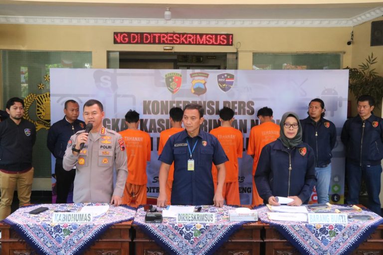 Ditreskrimsus Polda Jateng Tangkap Jaringan Peretas HP Modus File APK