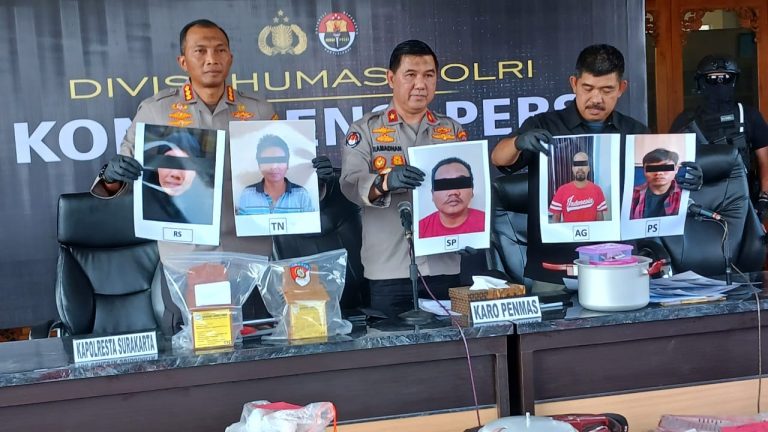 Densus 88 Mengamankan 5 Tersangka Teroris, Jaringan Pengeboman Polsek Astanaanyar