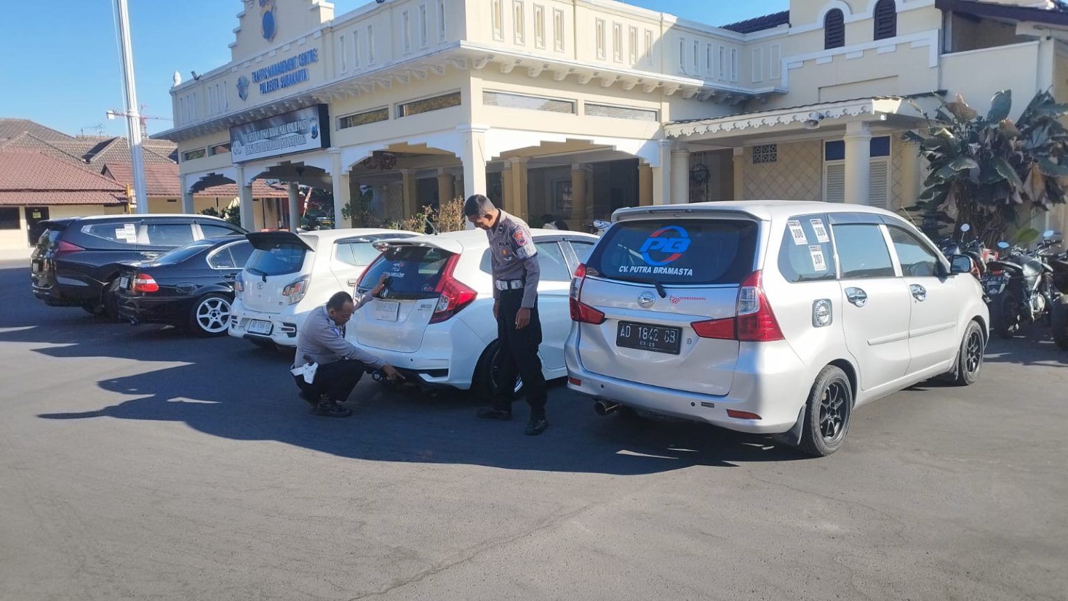 Ugal–ugalan di Jalan Raya, Lima Mobil Berknalpot Brong Dikandangkan di Mapolresta Surakarta