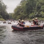 Ilustrasi Arung Jeram