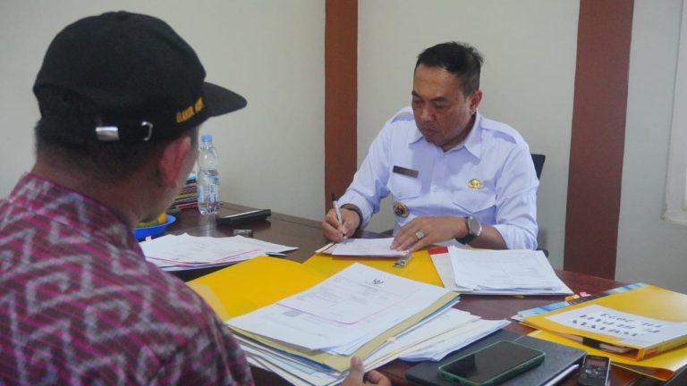 Ngantor di Desa Banyuputih, Pj. Bupati Serap Aspirasi Masyarakat