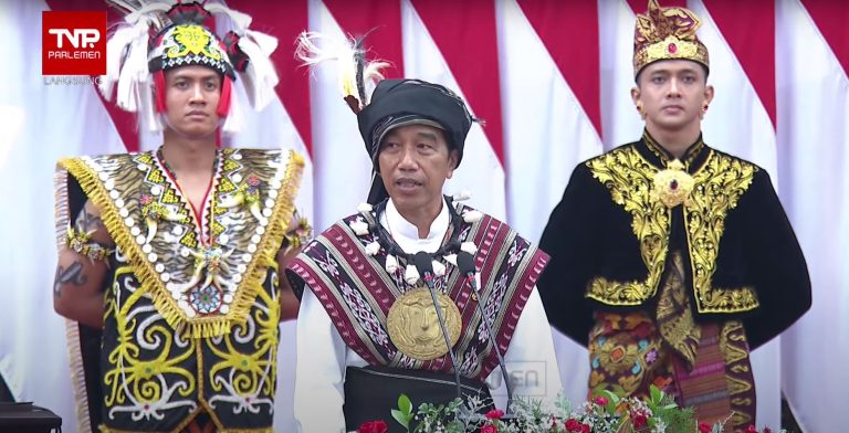 Presiden Jokowi saat menyampaikan pidato pada Sidang Tahunan MPR RI dan Sidang Bersama DPR RI dan DPD RI dalam rangka HUT Ke-78 Proklamasi Kemerdekaan RI, di Ruang Rapat Paripurna, Gedung Nusantara MPR/DPR/DPD RI, Senayan, Jakarta, Rabu (16/08) pagi